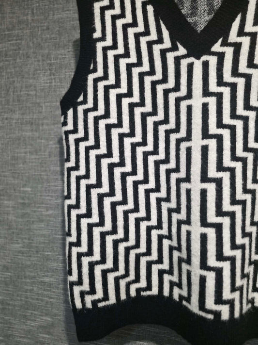 One off Poutama vest